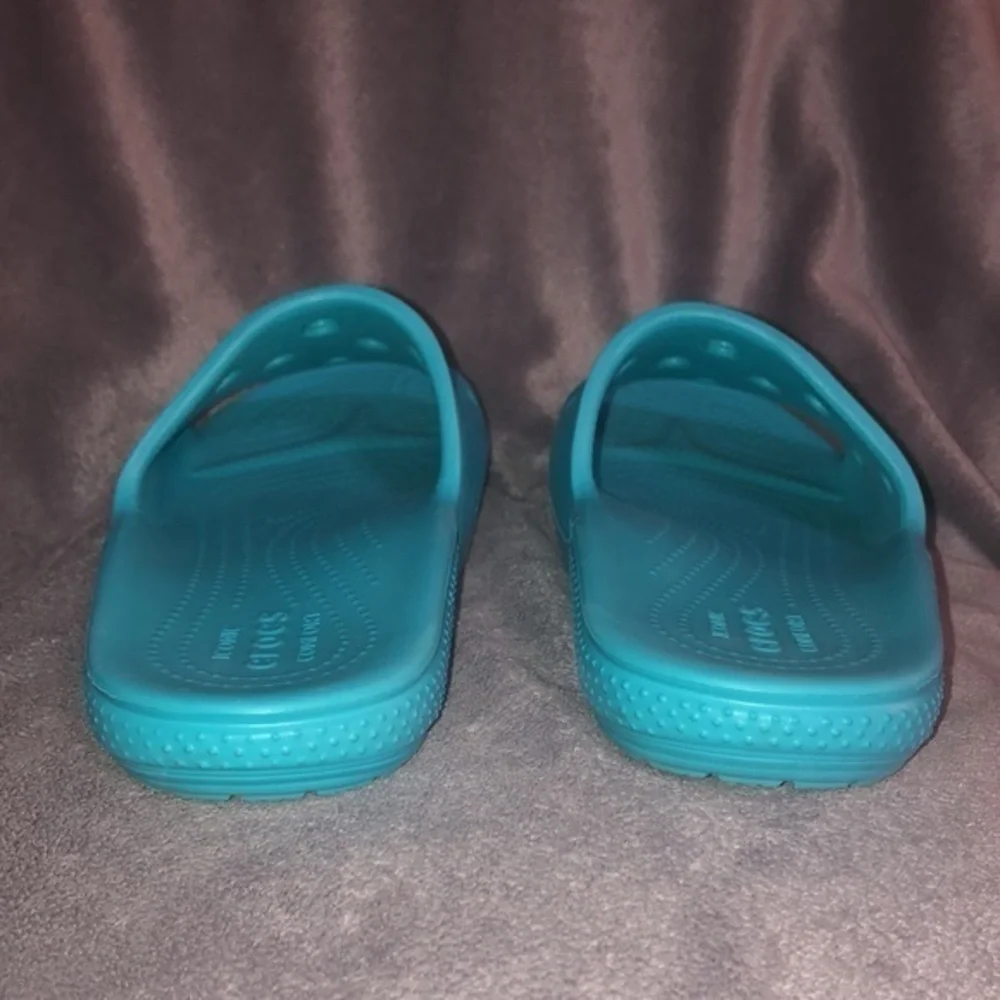 CROCS Classic Slides / Blue Sandals/ Women's Size J6 Lightweight Beach